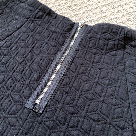 Quilted black Gap skater skirt - Picture 3 of 4